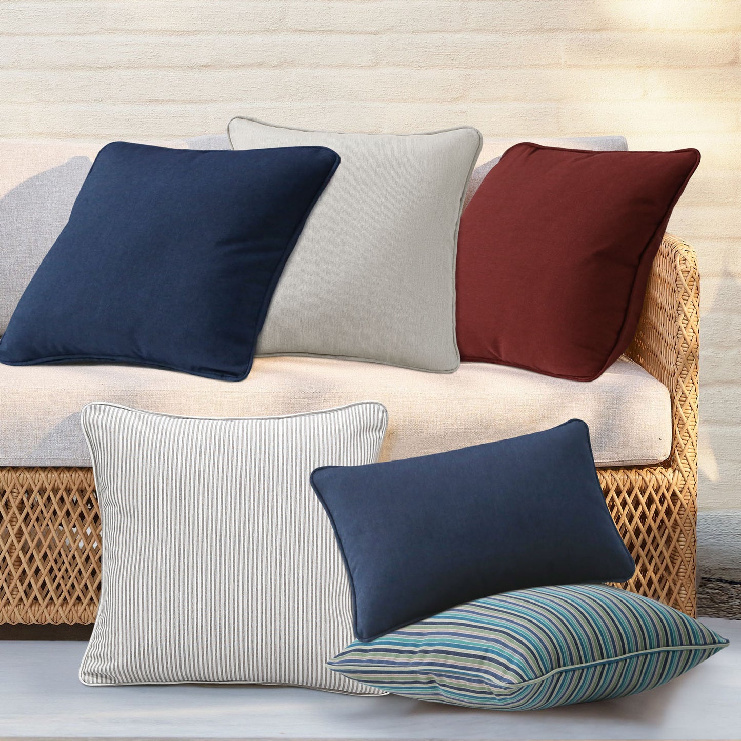 Unimatta Outdoor Pillow With Inserts