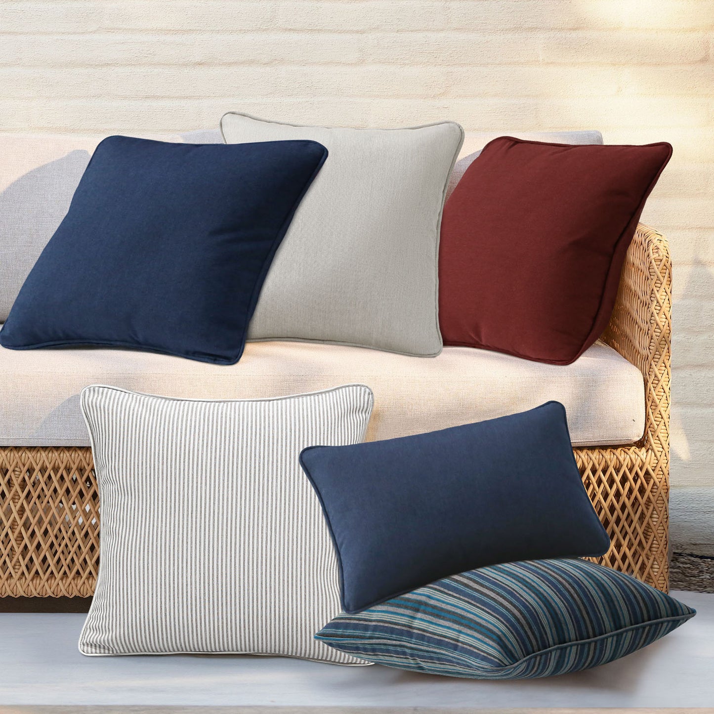 Sunbrella Outdoor  Pillow With Inserts Specrtum indigo
